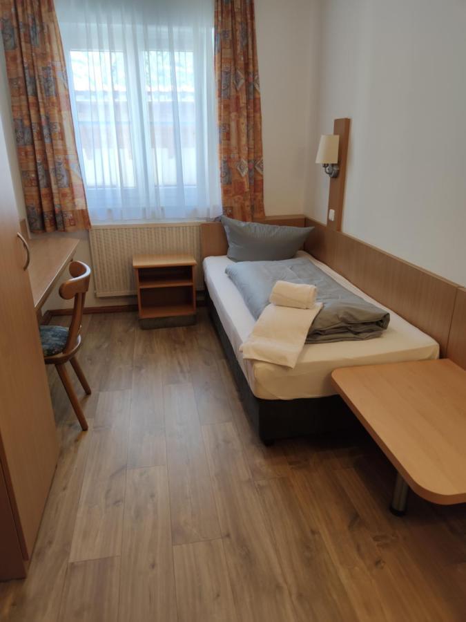 Pension Dorfstrasse 6 Stetten  Oda fotoğraf